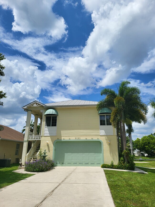 Foto del edificio - 2123 Davis Blvd