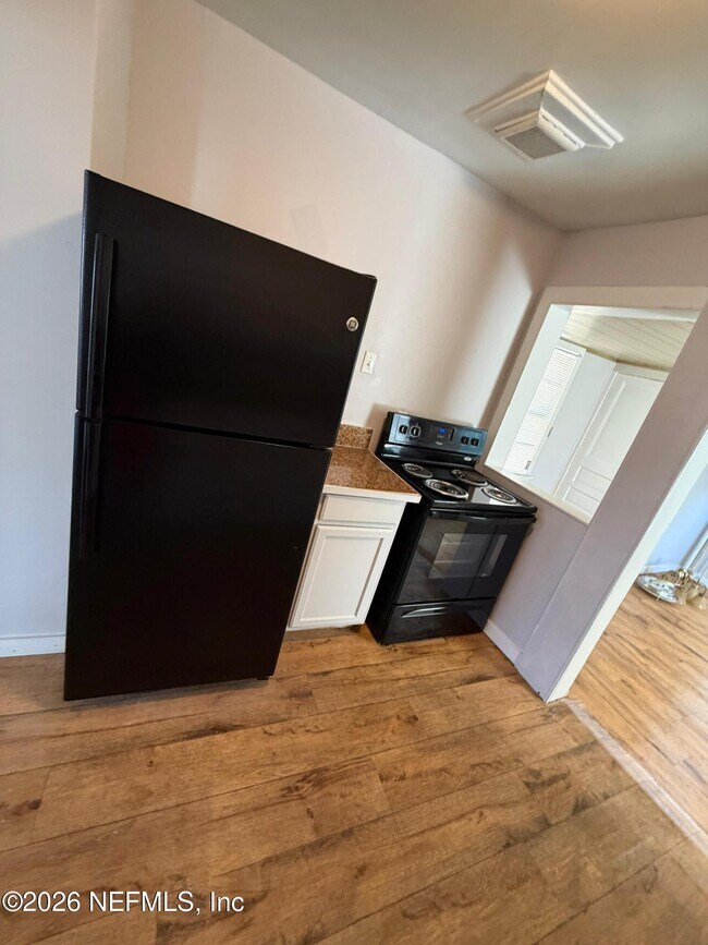 Foto del edificio - 837 St Clair St