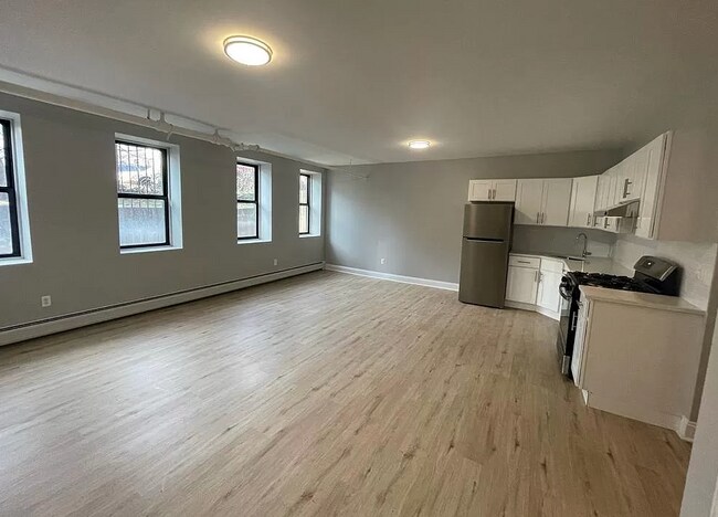 Building Photo - 55 Lenox Ave