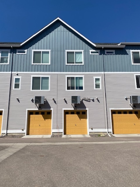 Building Photo - 2816 S Fox Ct