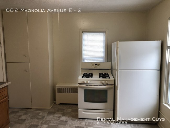Building Photo - Cute Upper Level of St. Paul Duplex