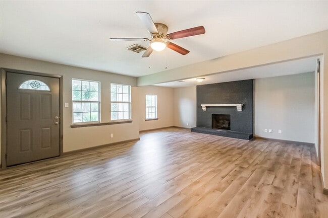 Building Photo - 3313 Chestershire Dr