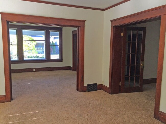Foto del edificio - 5 bedroom house in the heart of Corvallis!