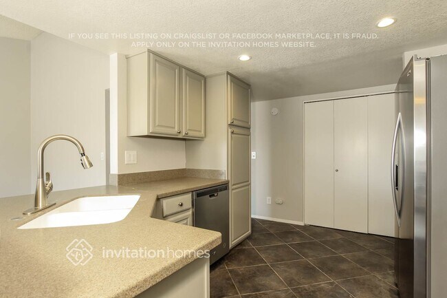 Foto del edificio - 7643 W Beryl Ave