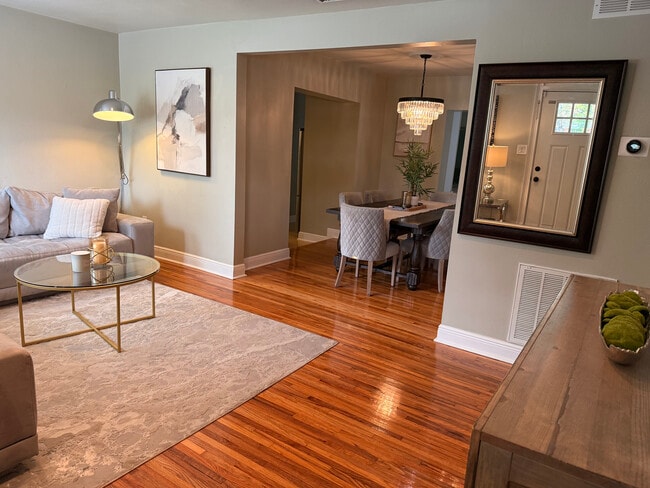 Building Photo - 4202 W Palmira Ave