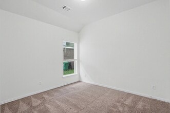 Building Photo - 21327 Somerset Shores Crossing