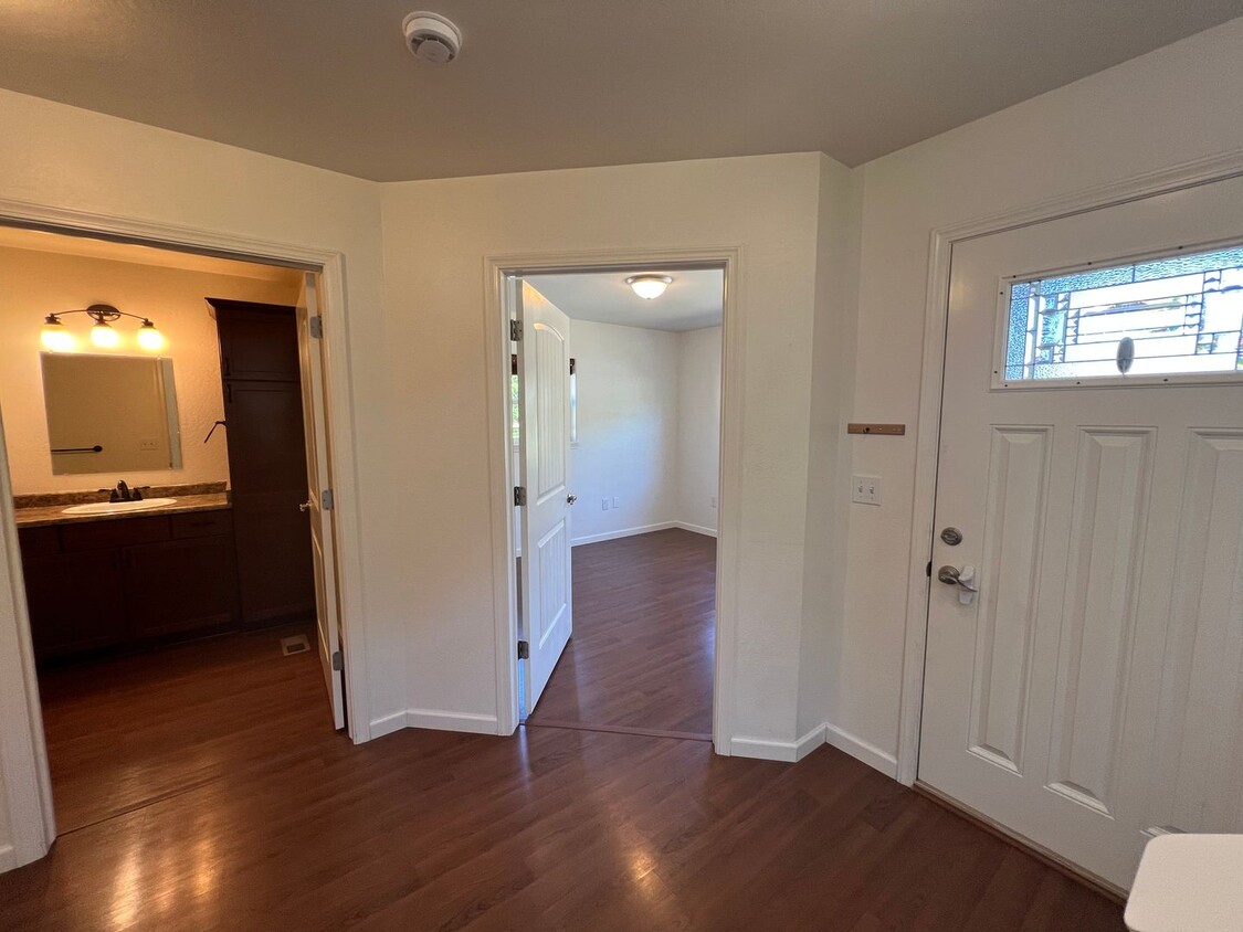 Foto principal - 3/2.5 House in Central Ashland location | ...