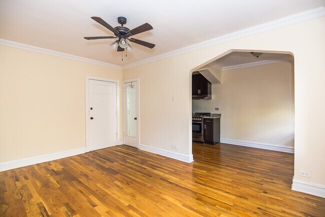 Building Photo - 4737 N Hermitage