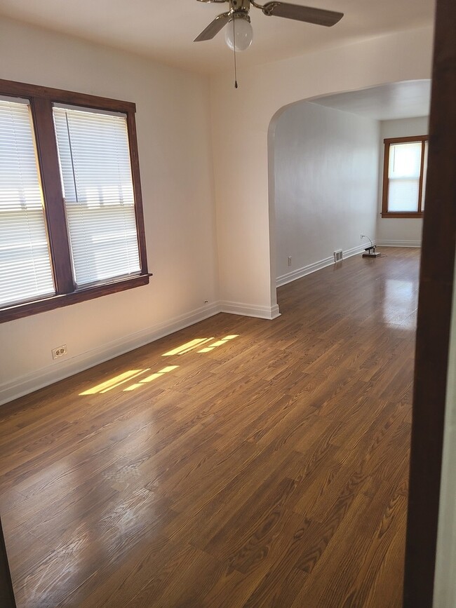 Foto del edificio - 7319 W Addison St