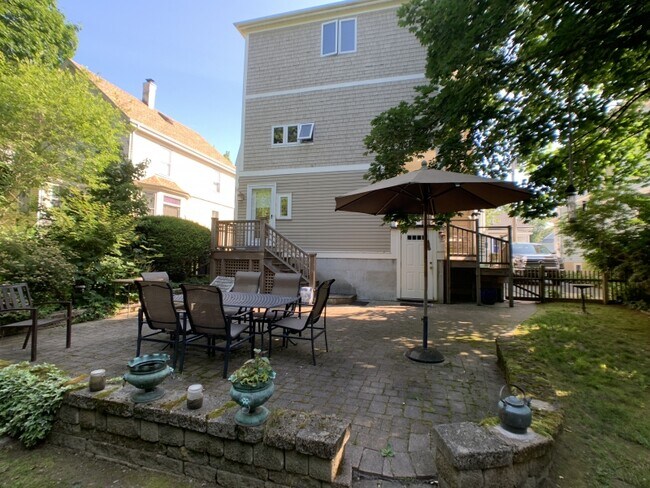 Foto del edificio - 7 Brooks Ave