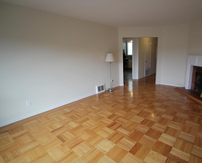 Living Room - 3620 Taraval St