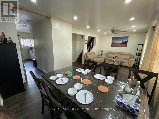 Building Photo - 13 Greenarrow Ct