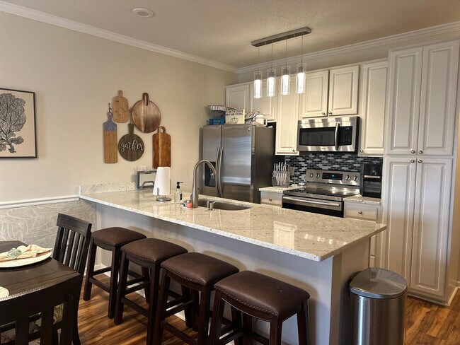 Building Photo - 4520 N Plantation Harbour Dr