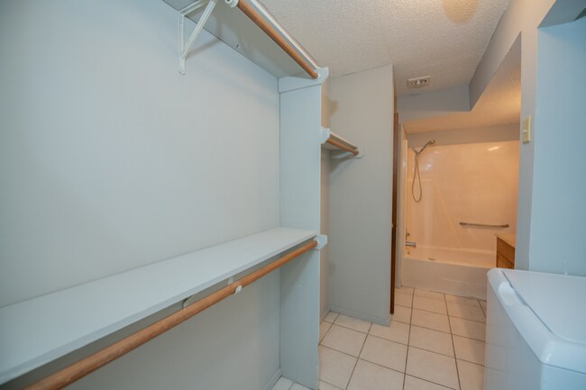 Building Photo - 1390 W Wedington Dr