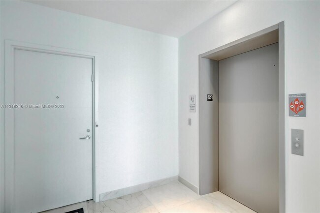 Building Photo - 16385 Biscayne Blvd