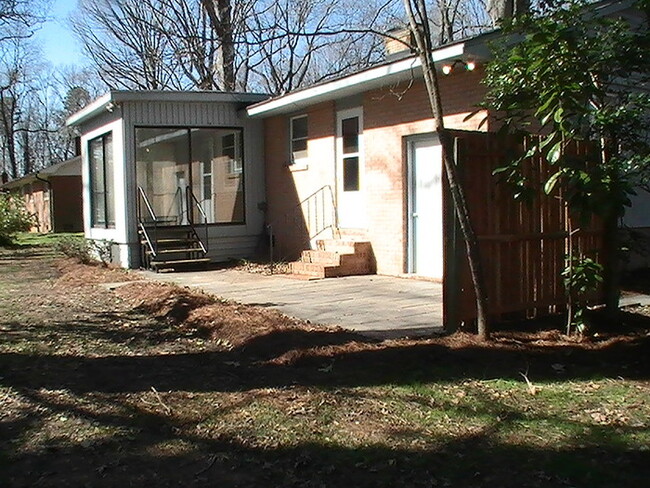 Building Photo - 2538 Carroll St