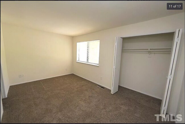 Building Photo - 1235 Schaub Dr