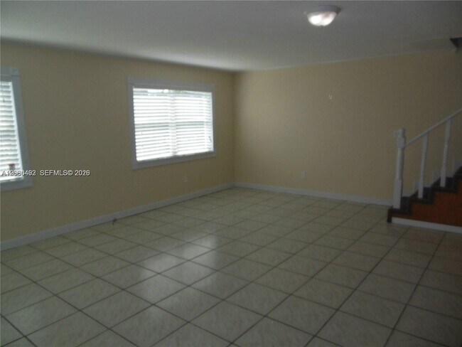 Foto del edificio - 1350 W 53rd St
