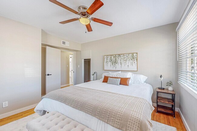 Foto del edificio - 228 Sierra Dr SE