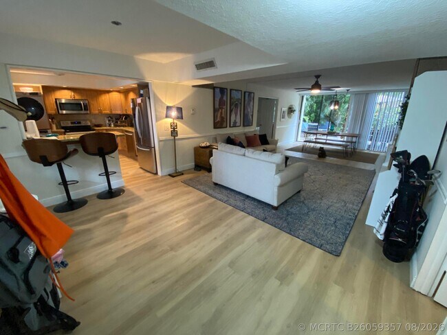 Foto del edificio - 501 SW 11th Pl