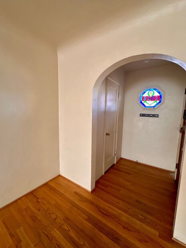 Building Photo - *WINTER SPECIAL - MOVE IN BY 12/31/2025 AND RECEIVE A 55'' FLAT SCREEN TV* CHARMING GARDEN TRACT ...