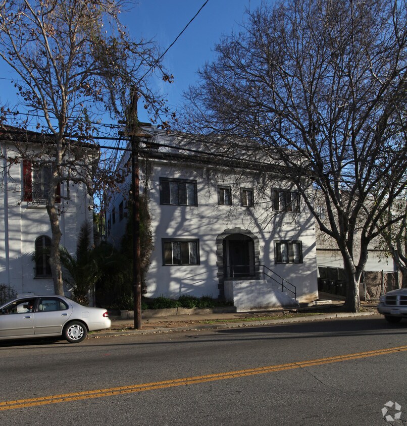 Building Photo - 1506 Echo Park Ave