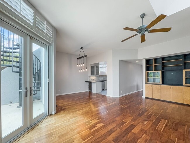 Building Photo - Stunning 3B/3BA House in Del Mar!