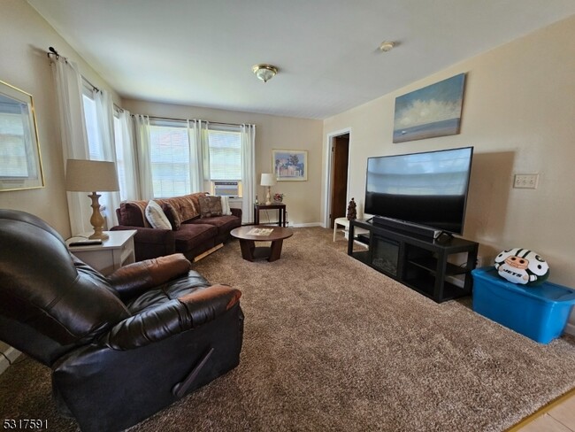 Foto del edificio - 55 Blakely Ln