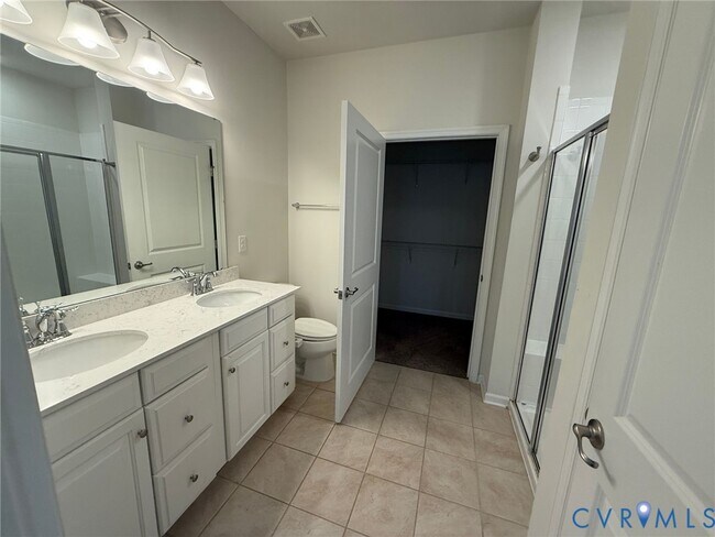 Foto del edificio - 7983 Wistar Woods Ct