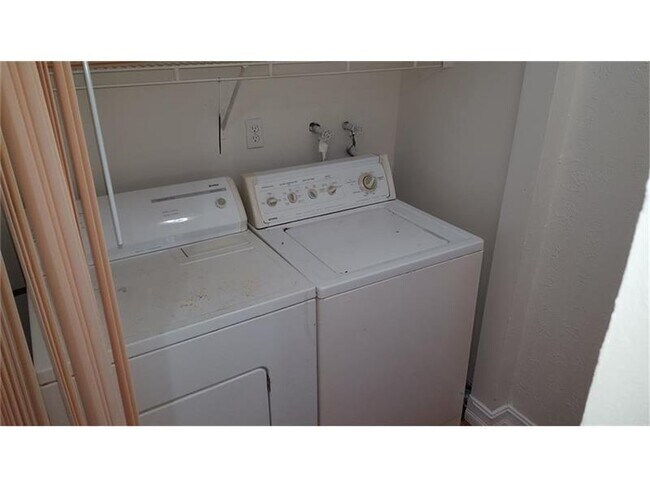 Foto del edificio - 3206 N Pine Island Rd