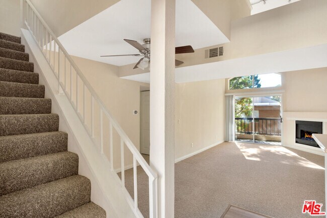 Building Photo - 21450 Burbank Blvd