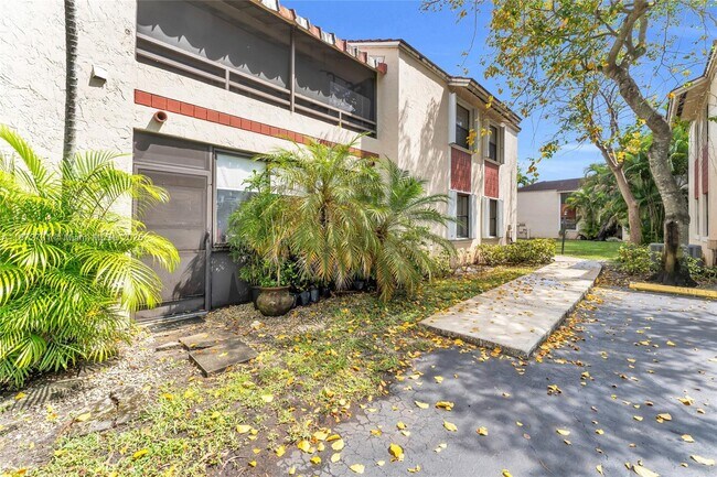 Foto del edificio - 20170 NE 3rd Ct