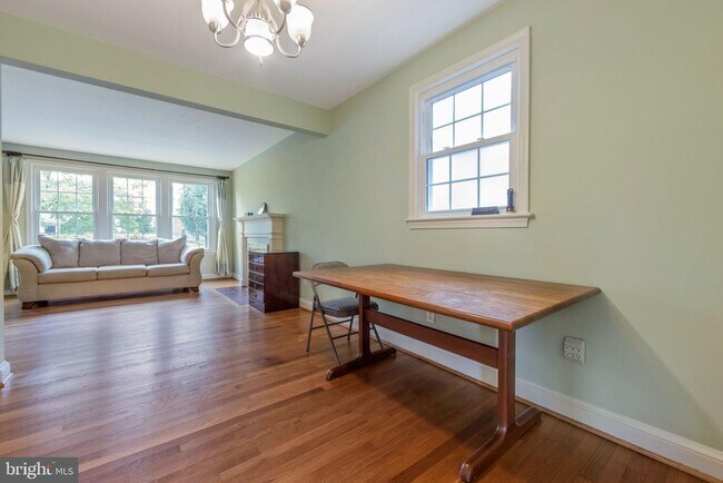 Foto del edificio - 6116 Swansea St