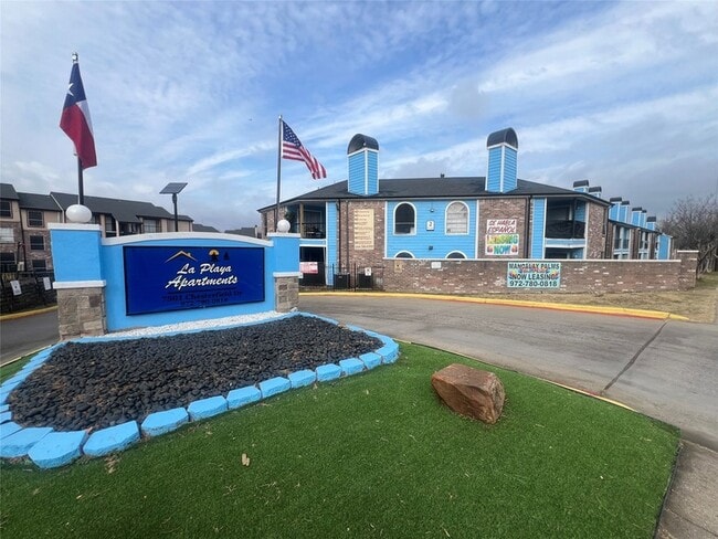 Building Photo - 7501 Chesterfield Dr