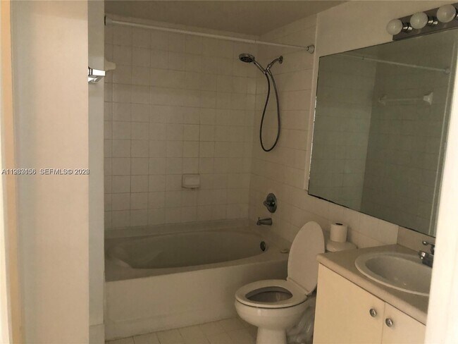 Foto del edificio - 5085 NW 7th St