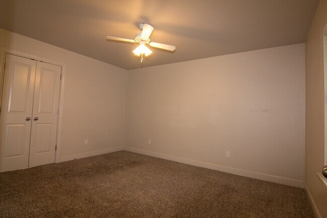 Foto del edificio - 3 bed 2 bath Duplex - Lubbock Cooper ISD