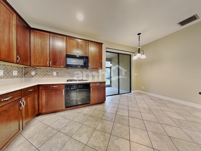 Foto del edificio - 8241 Dunham Station Dr