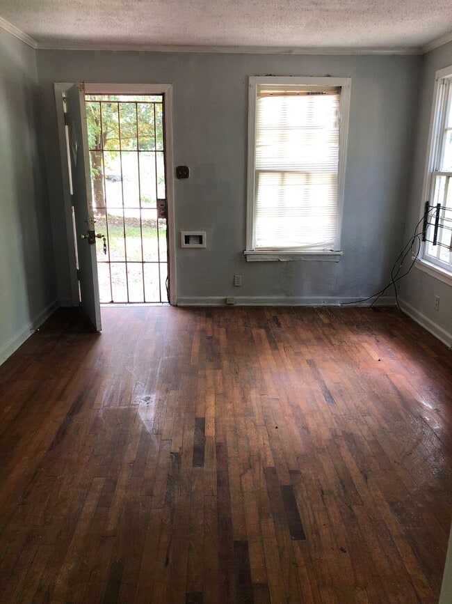 Building Photo - 1326 Summers St