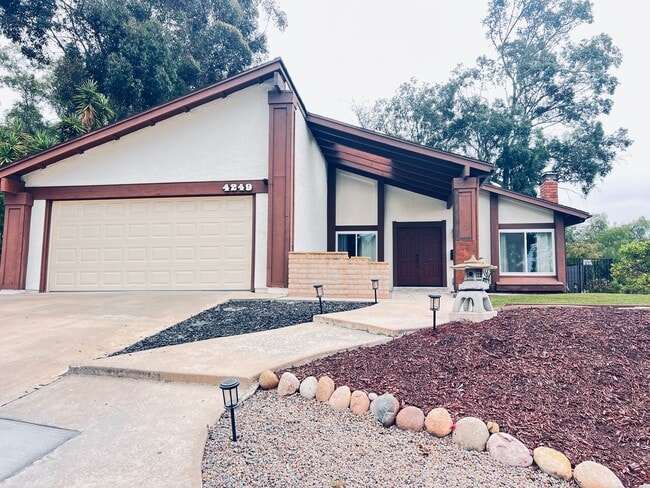 Building Photo - Tierrasanta Home with Gorgeous Views of Tr...