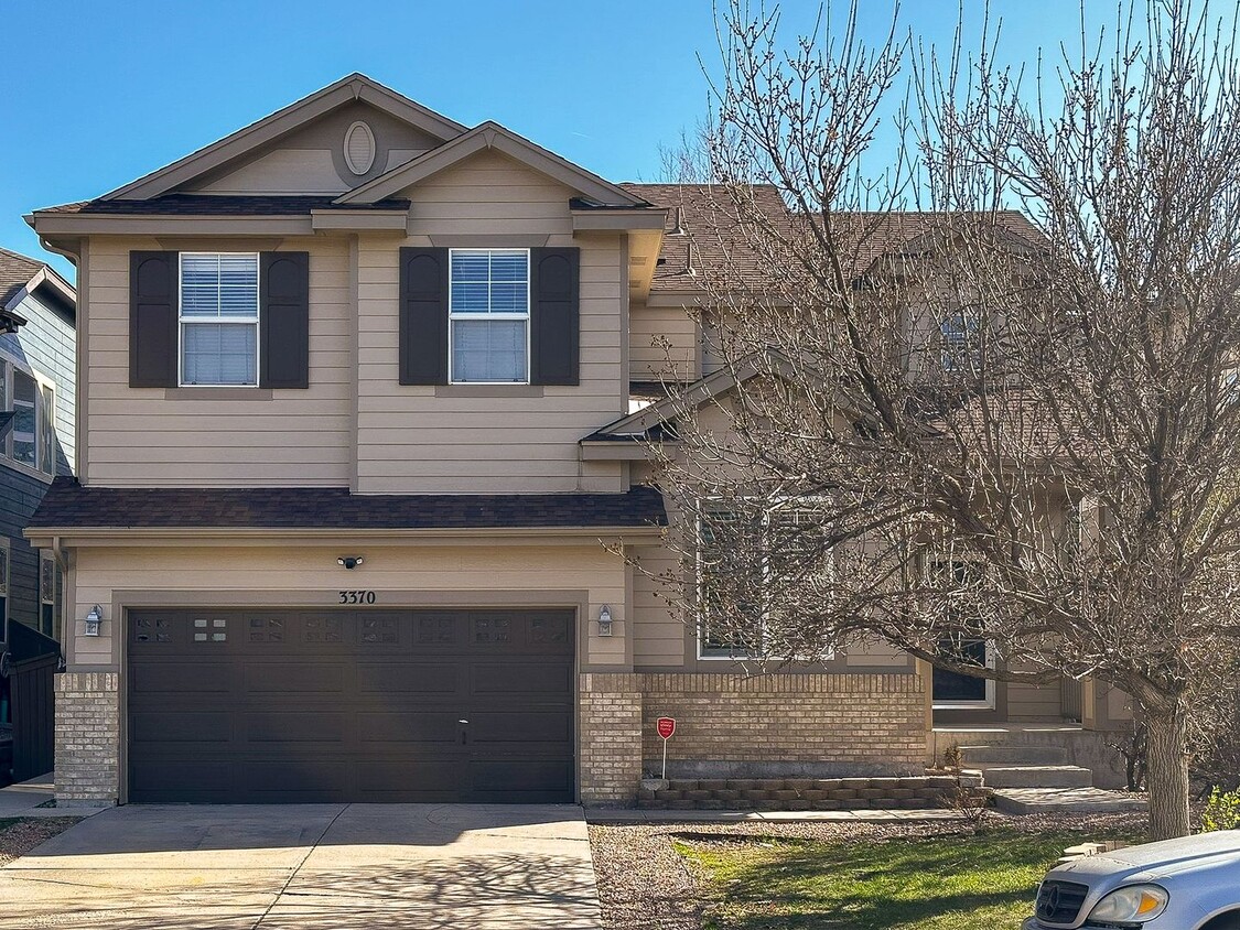 Primary Photo - Park-facing freshly updated 5bd home in Hi...