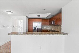 Building Photo - 2681 N Flamingo Rd