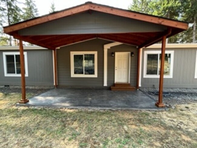 Foto del edificio - 3 bedroom, 2 bath home in beautiful countr...