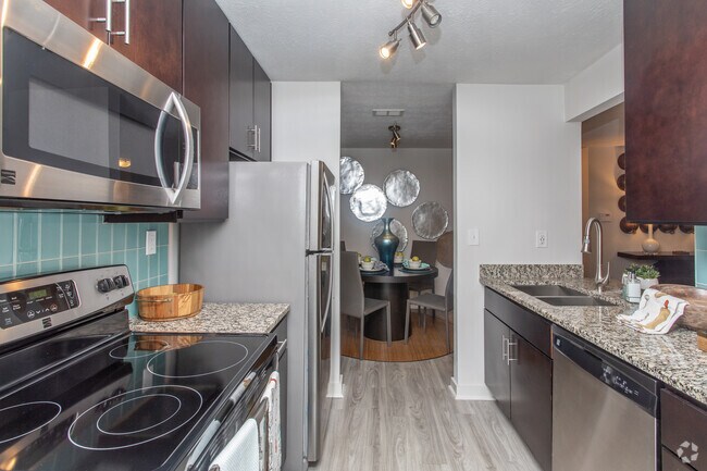 2BR, 2BA -1000SF - Broadleaf at Holcomb