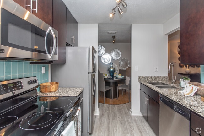 2BR, 2BA -1000SF - Broadleaf at Holcomb