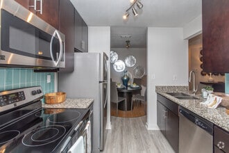 2BR, 2BA -1000SF - Broadleaf at Holcomb