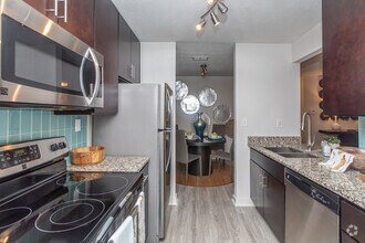 2BR, 2BA -1000SF - Broadleaf at Holcomb