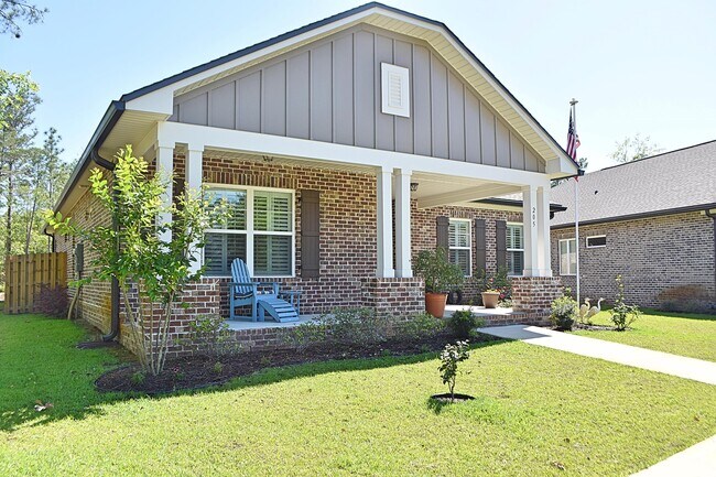 Building Photo - 205 Oaktree Blvd