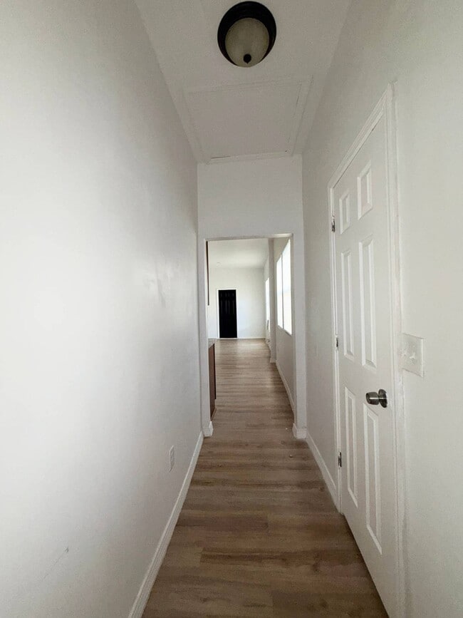 Building Photo - 101 W 21st St