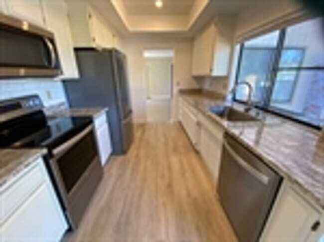 Foto del edificio - 8835 Hood Mountain Cir