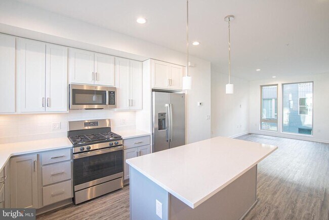 Building Photo - 3013 Evergreen Walk